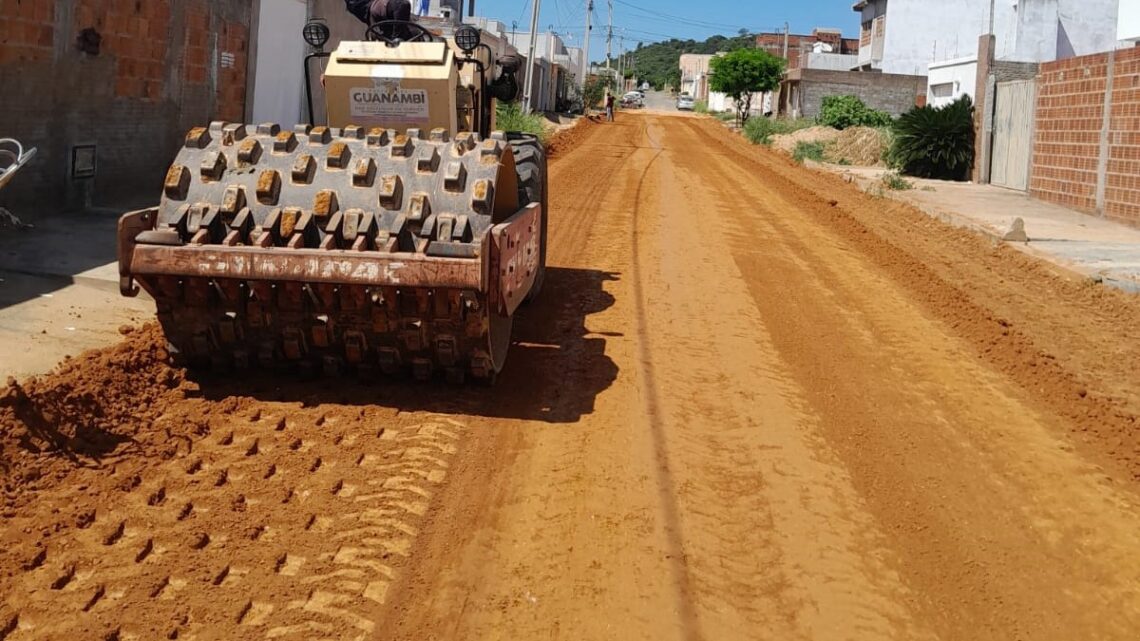 Obras de terraplanagem de mais ruas do Bairro Renascer entram em fase final para aplicação de asfalto usinado CBUQ