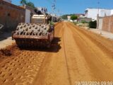 Obras de terraplanagem de mais ruas do Bairro Renascer entram em fase final para aplicação de asfalto usinado CBUQ