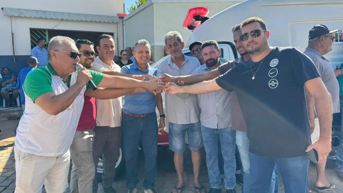 Deputado Charles Fernandes entrega ambulância 0km e anuncia novos benefícios para Feira da Mata