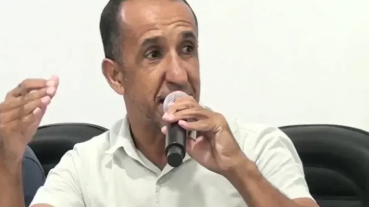 Vereador de Tanhaçu denuncia abandono enquanto prefeito contrata cantor por R$ 300 mil