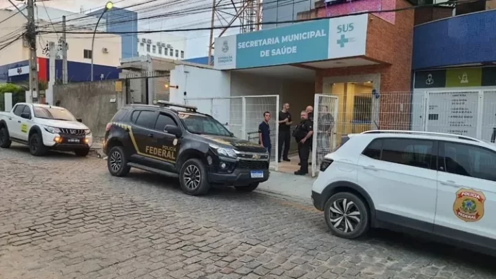 Prefeitura de Vitória da Conquista afasta servidores da saúde investigados pela PF