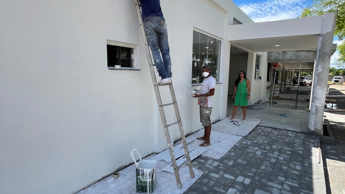 Obras de reforma e ampliação do setor de Cadastro Único e Bolsa Família da Prefeitura de Guanambi entra em fase de acabamento