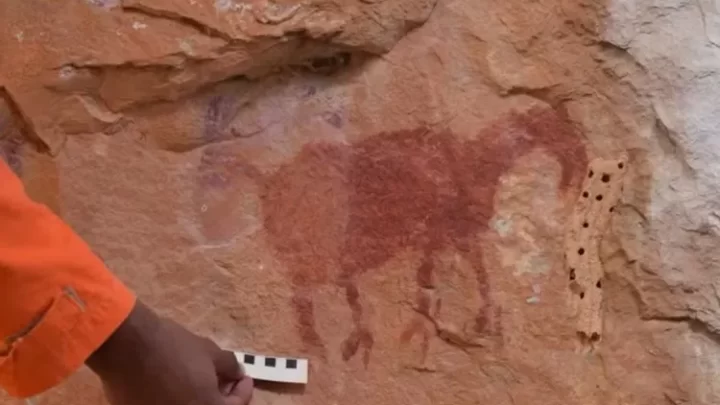 Arqueólogos descobrem pinturas pré-históricas de 5 mil anos em Ibotirama