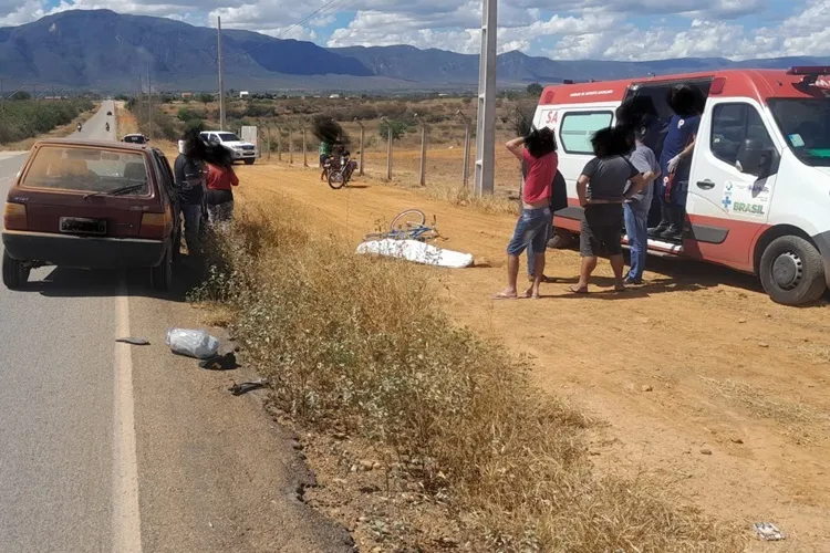 Ciclista de 55 anos morre atropelado na BA-152 em Livramento de Nossa Senhora