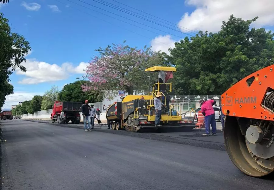 Seguem aceleradas, as obras para completa requalificação da Av. Santos Dumont em Guanambi