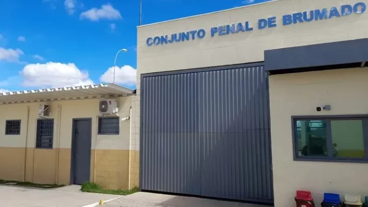 Brumado: Monitores do presídio são demitidos após se recusarem a apalpar cueca de internos