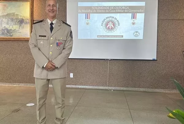 Comandante da 94ª CIPM/Caetité, Major PM Suarez é condecorado com medalha