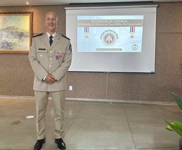 Comandante da 94ª CIPM/Caetité, Major PM Suarez é condecorado com medalha