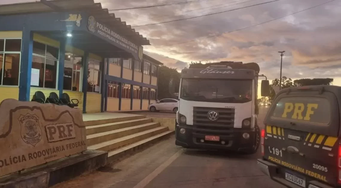 Motorista de caminhão é detido pela PRF por uso de documento falso na Chapada Diamantina