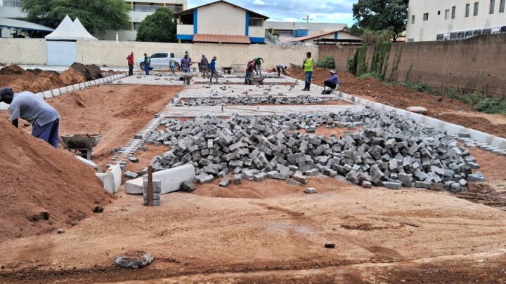 Prefeitura de Guanambi avança com obras de urbanização de ruas no Bairro Brindes