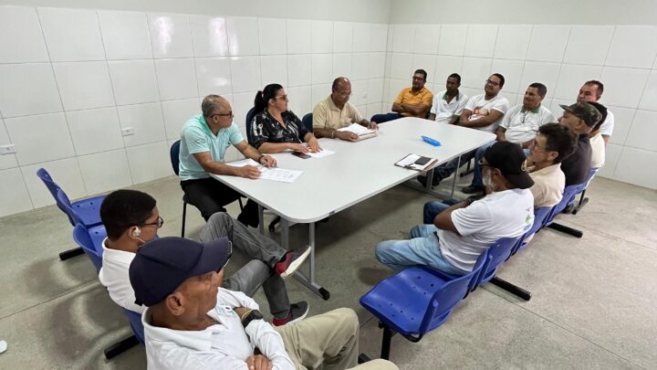 Reunião fecha detalhes logísticos para início operação do carro fumacê em Guanambi nesta quinta (6)