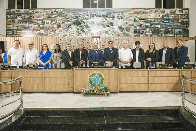 Prefeito sanciona aumento de salário e institui 13º para vereadores em Riacho de Santana