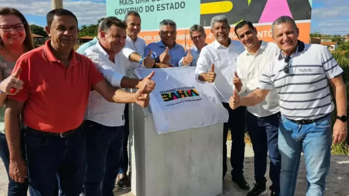 Deputado Charles Fernandes acompanha governador Jerônimo Rodrigues em entrega de obras e autorizações em Rio do Antônio e Ibitira