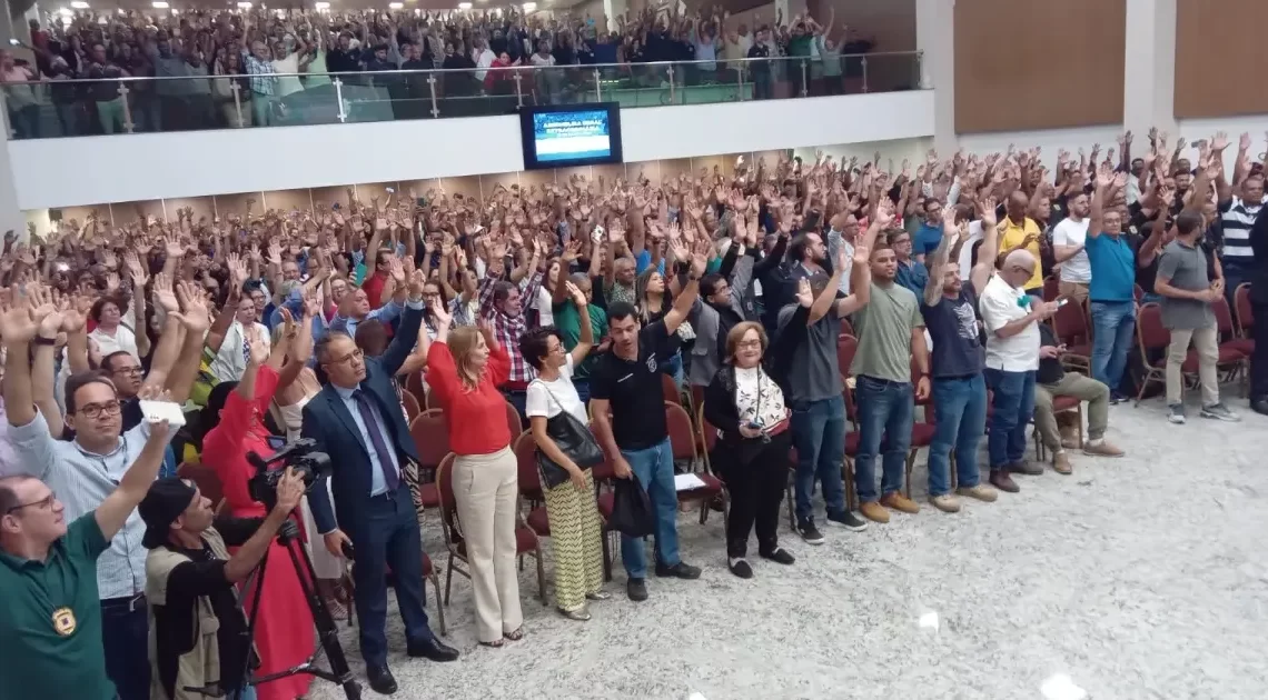 Em Assembleia, Polícias Civil e Técnica aprovam suspensão imediata das operações policiais na Bahia