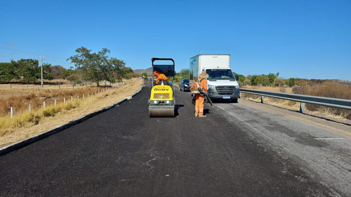 Obras de asfaltamento entre Guanambi e Matina avançam rapidamente: um investimento de R$12 milhões