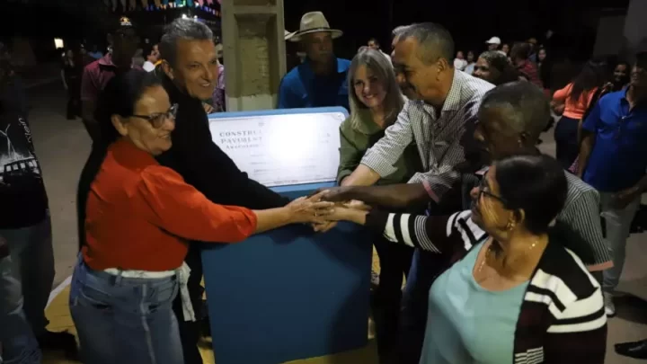 Deputado Charles Fernandes visita municípios e reforça compromissos políticos