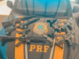 Barreiras: PRF apreende arsenal de armas em veículo durante fiscalização na BR-242