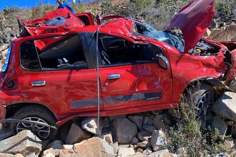 Motorista morre após capotar veículo em barragem do município de Rio de Contas