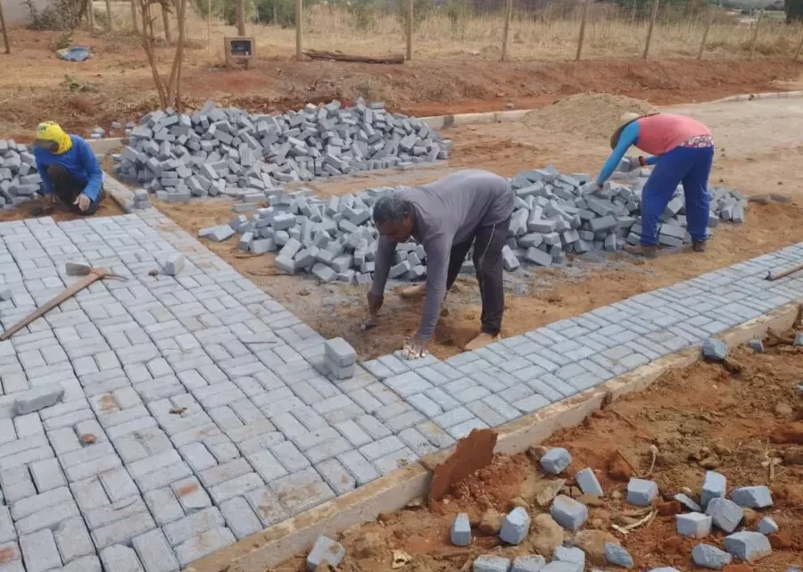 Obras de Pavimentação em Fase de Conclusão no Povoado do Tanque em Pindaí