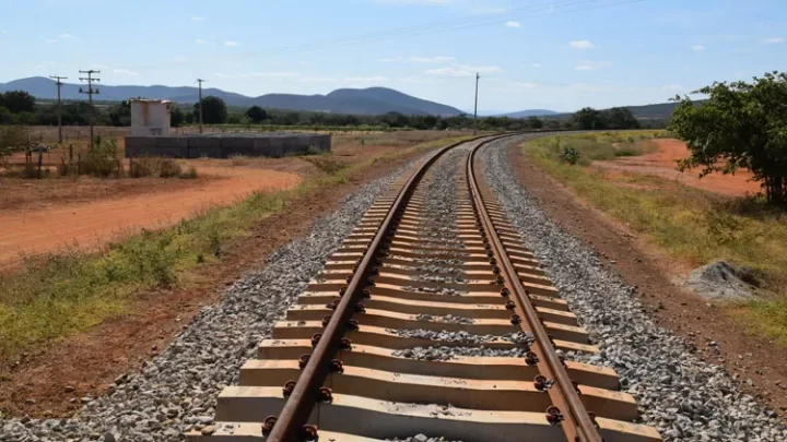 Fiol entre Caetité e Barreiras fica pronta em 26 meses, diz governo federal