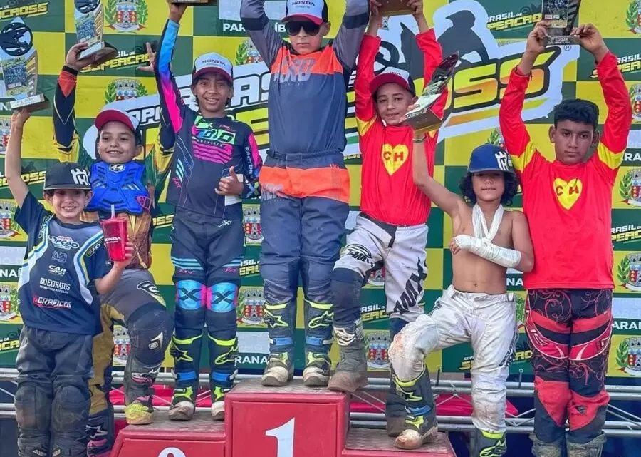 Piloto Guanambiense de 10 anos, faz corrida épica, fica em 2º em Minas Gerais e mantém liderança da Copa Brasil de Motocross