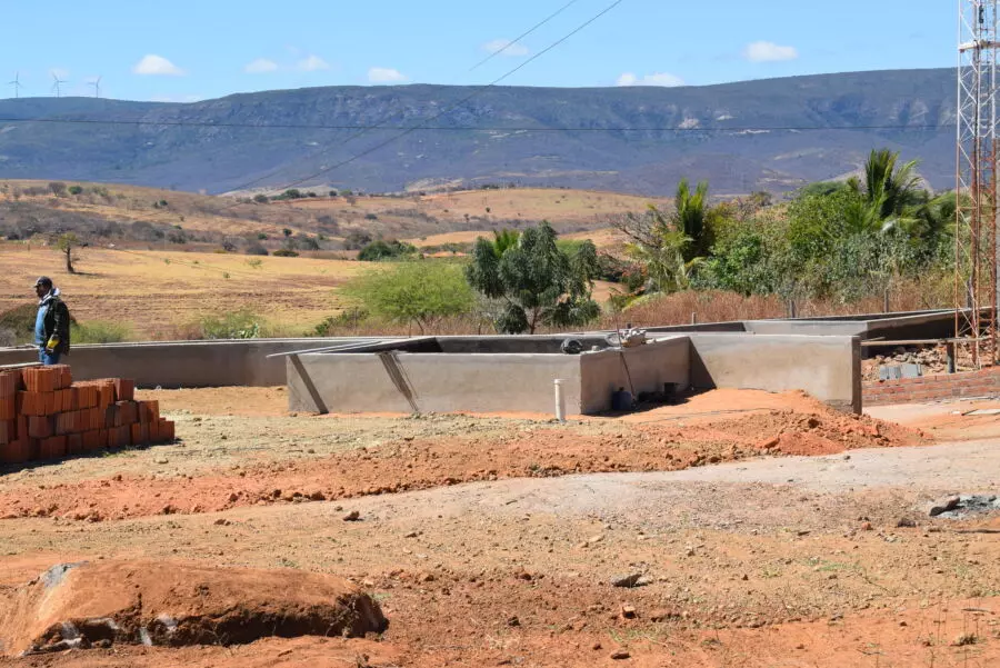 Prefeitura de Pindaí avança nas obras de construção da Praça de Tataíra