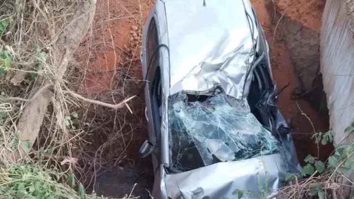 Idoso morre após carro cair de ponte na zona rural de Caetité