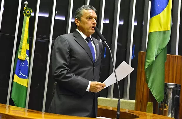 Deputado Charles Fernandes articula aprovação de proposta para melhorar atendimento e diagnóstico de pessoas com Fibromialgia