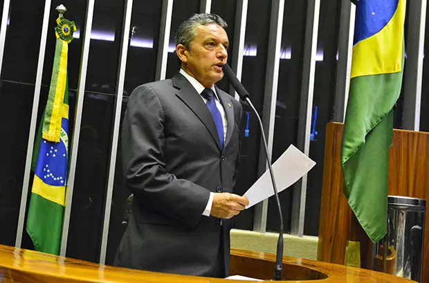 Deputado Charles Fernandes articula aprovação de proposta para melhorar atendimento e diagnóstico de pessoas com Fibromialgia