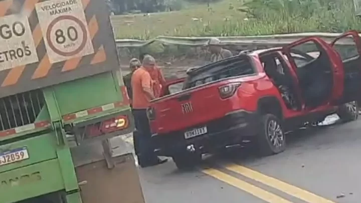 Guanambiense morre em acidente envolvendo carro e caminhão na BR-101 no sul da Bahia