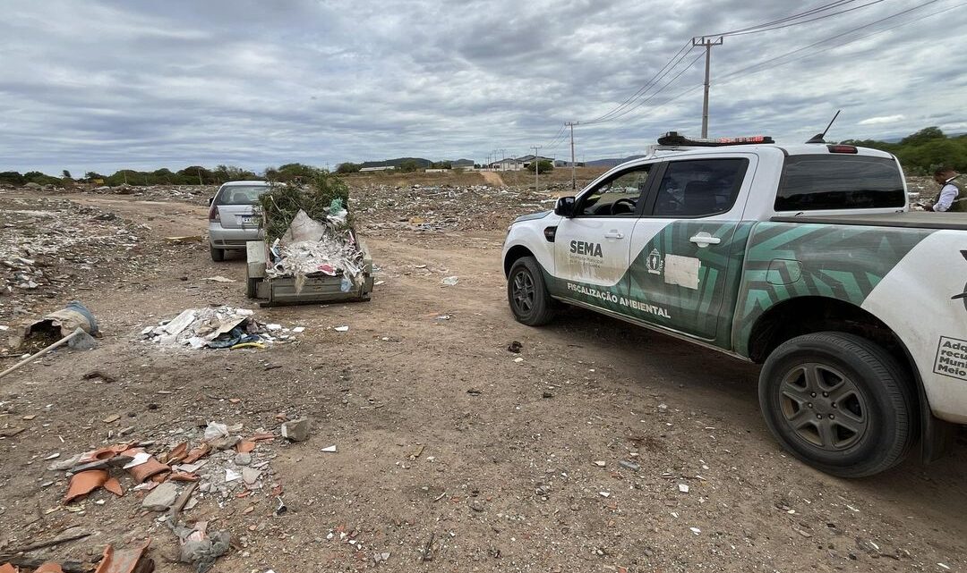 Secretaria de Meio Ambiente de Guanambi fiscaliza e apreende veículos usados no descarte irregular de lixo em regiões da cidade