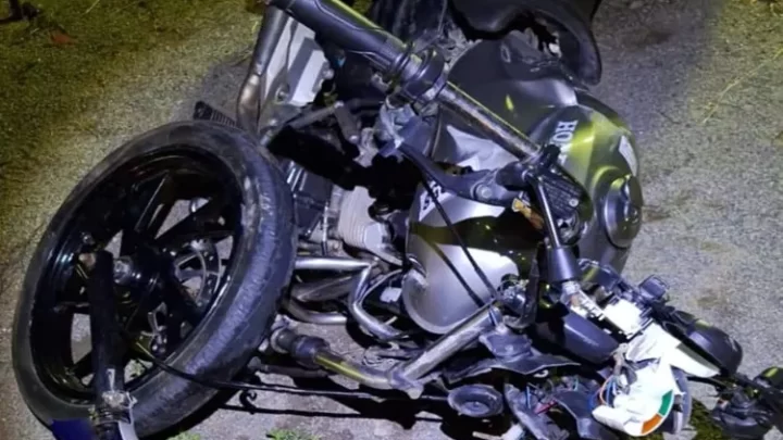 Colisão entre motocicleta e trator deixa jovem gravemente ferido em Guanambi