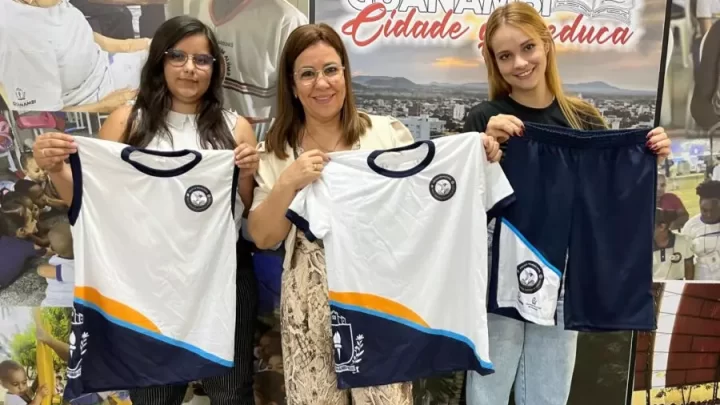 Prefeitura de Guanambi realizará pela primeira vez, distribuição de uniformes escolares para os alunos da rede municipal