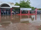 Chuva invade Colégio Modelo e alunos exigem respeito do Governo do Estado em Guanambi