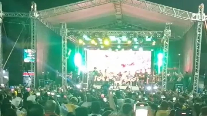 Homem é golpeado no pescoço com garrafa durante show de Edson Gomes em Guanambi