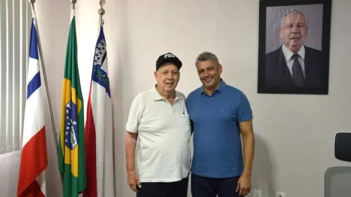 Ex-prefeito e ex-governador Nilo Coelho é recebido pelo prefeito Nal Azevedo; “sertanejo que virou governador”