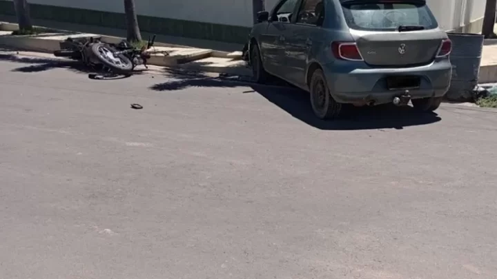 Homem morre após colisão entre carro e moto em cruzamento na cidade de Guanambi