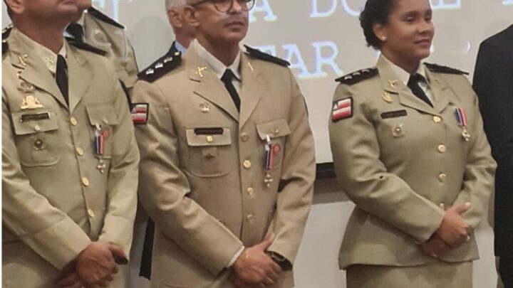 Capitão do 17º BPM, Cláudio Malvar é agraciado com a Medalha de Honra ao Mérito da Casa Militar do estado da Bahia