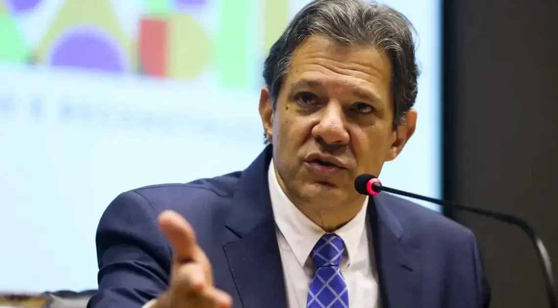 Haddad anuncia revogação de norma de fiscalização no Pix após disseminação de fake news sobre taxação