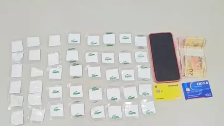 Iuiu: Suspeito de tráfico de drogas é capturado com 42 papelotes de maconha