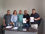 Deputado Charles Fernandes recebe lideranças regionais em seu escritório político em Guanambi