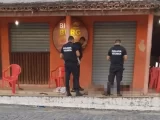 Jovem e adolescente são mortos a tiros em frente a hamburgueria em Itabela