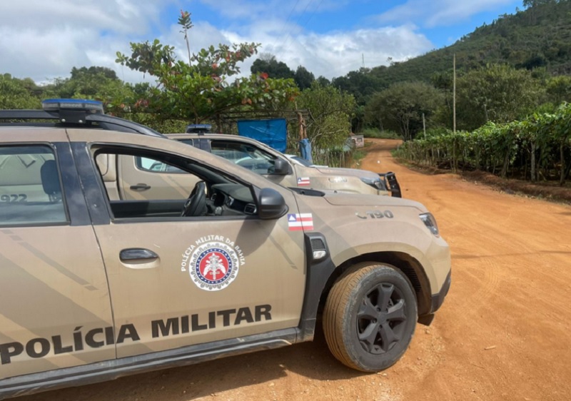 Com uniforme de terceirizada da Coelba, criminosos invadem casas e ameaçam moradores em Brumado