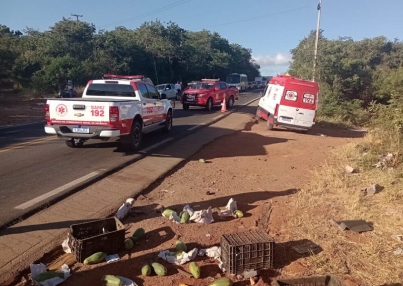 Guanambi: Criança fica gravemente ferida após caminhão tombar na BR-030