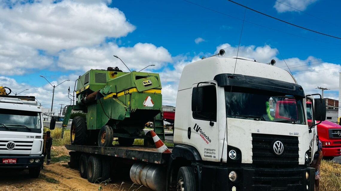 Guanambi inicia operação para retirada de máquinas e veículos abandonados por por toda a cidade Guanambi inicia operação para retirada de máquinas e veículos abandonados por por toda a cidade