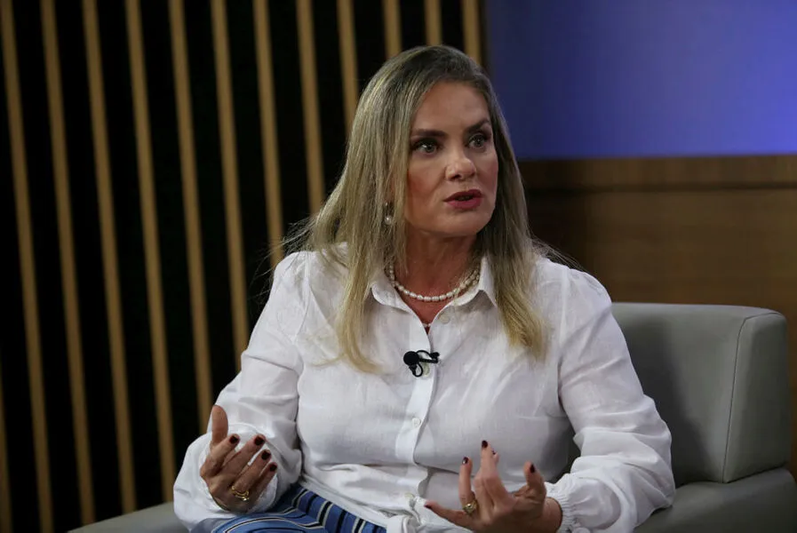 Ao assumir a Alba, Ivana Bastos consolida sua liderança política e deve participar da escolha da chapa que terá Jerônimo como candidato à reeleição