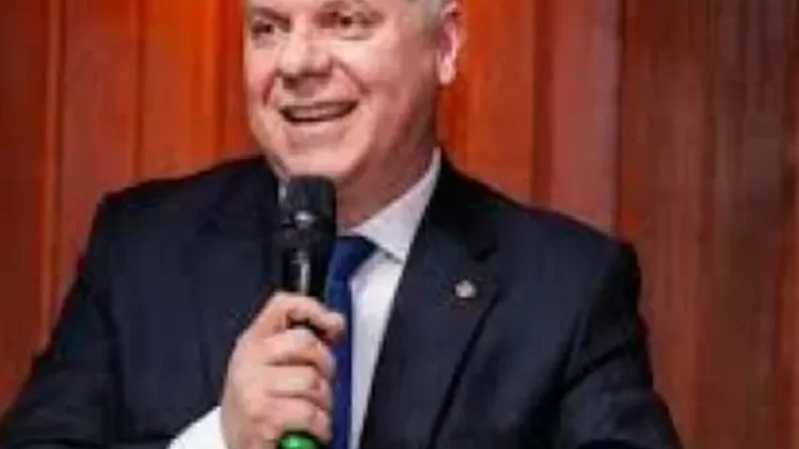 Justiça determina afastamento do presidente do INSS