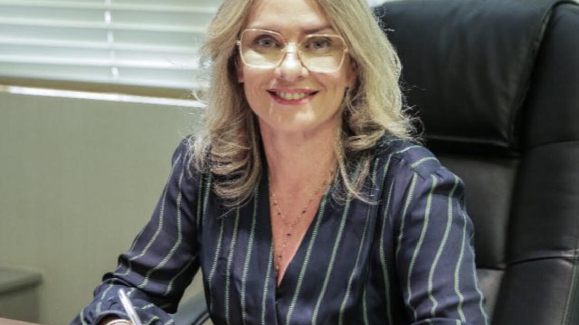 Deputada Ivana Bastos celebra publicação de contrato para construção e modernização de escolas de Guanambi, Caetité e Jussiape Deputada Ivana Bastos celebra publicação de contrato para construção e modernização de escolas de Guanambi, Caetité e Jussiape