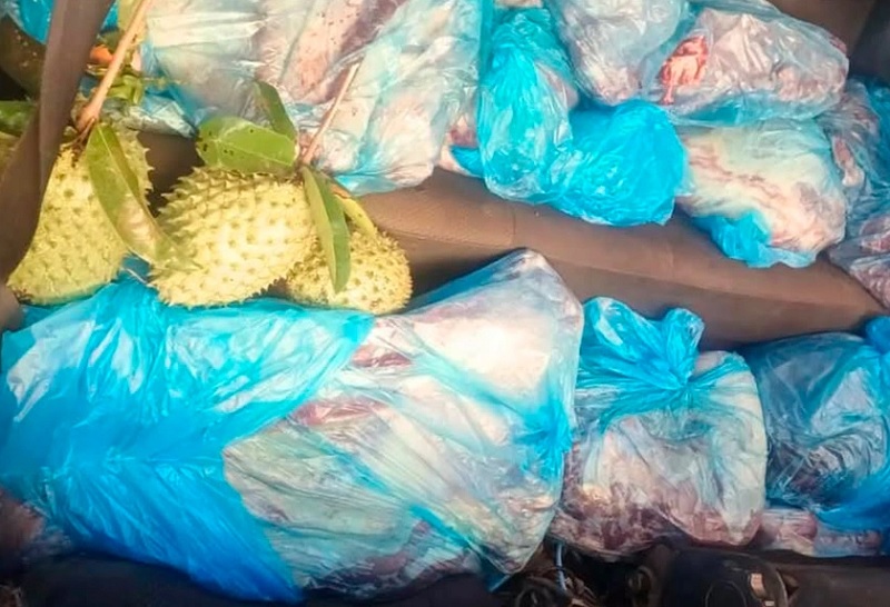 Polícia apreende 130 kg de carne clandestina sem refrigeração em Vitória da Conquista