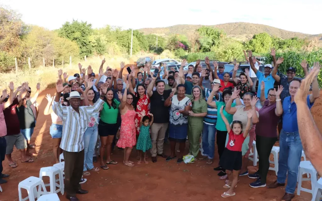Ivana Bastos garante água de qualidade para 148 famílias de comunidades rurais de Guanambi e Caetité Ivana Bastos garante água de qualidade para 148 famílias de comunidades rurais de Guanambi e Caetité